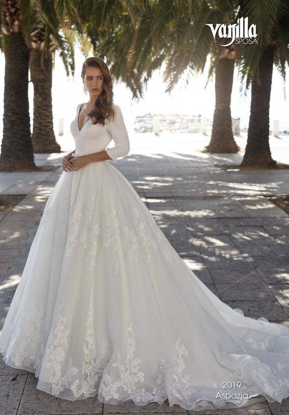 Robe de mariée princesse en organza et crêpe modèle 2019 de chez Vanilla Sposa