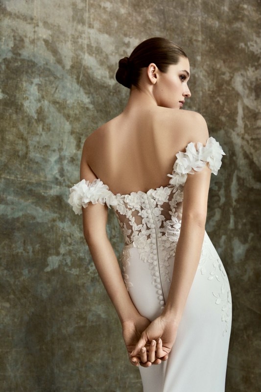  Robe de mariée sirene en mousseline et dentelle florale Alberto Palatchi